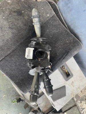 JUEGO DE FAROS INTERRUPTOR VOLANTE ALFA ROMEO 147 LIMPIAPARABRISAS PUEDE ADAPTARSE A 156 GT GTA Foto 1 de 3