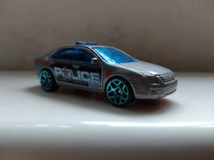 HOT WHEELS FORD FUSION 2005 POLICE CAR #237 - Imagen 1 de 6