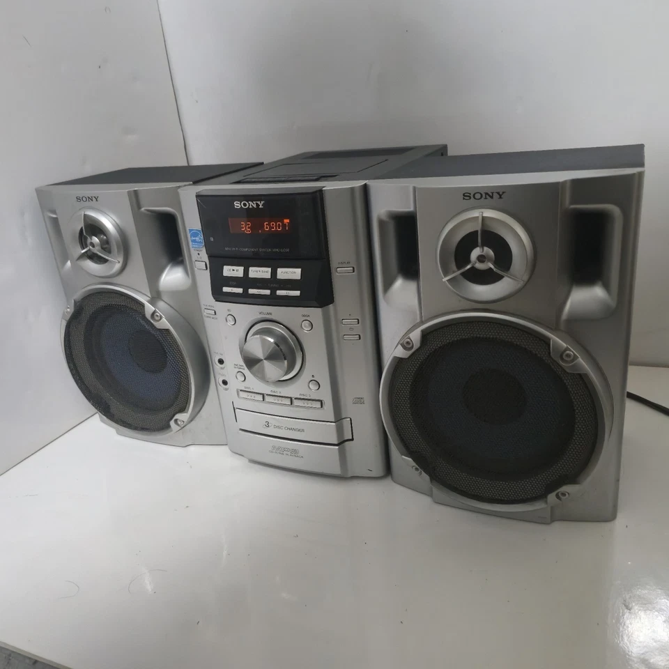 Sistema de componentes Sony MHC-EC50 3 discos cambiador de CD reproductor AM FM casete sin control remoto Foto 1 de 1