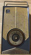 Vintage Westinghouse Model H-697P7A AM 7 Transistor Radio Gray/White