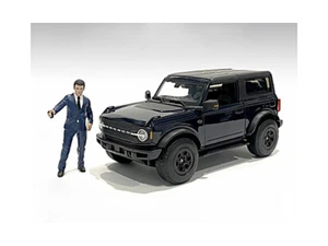 "The Dealership" Male Salesperson Figurine for 1/24 Scale Models by American Dio - Picture 1 of 1