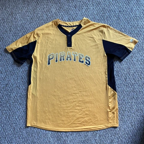 Majestic Pittsburgh Pirates Henley Shirt Mens XL Yellow Short Sleeve Activewear Cover