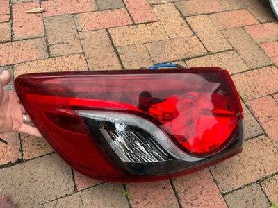 Luz trasera exterior izquierda lado conductor Mazda CX-9 2013-2015 Foto 1 de 4