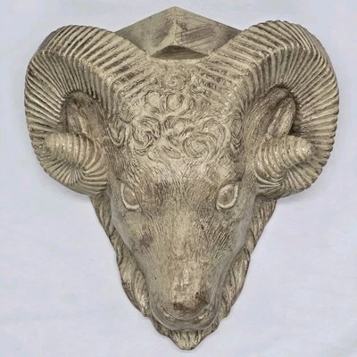 Vintage Composite Ram Head Floating Wall Shelf 1980s 9" Foto 1 de 4