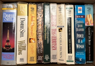 Audio Cassette Books Lot of 10 Danielle Steel Barbara Delinsky Tess Gerritsen +6 Foto 1 de 4