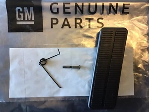 GM NOS Accelerator Pedal Kit 68-72 Chevelle, Nova 69-72 Camaro, Chevrolet & More - Picture 1 of 4