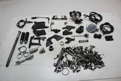 Лот запчастей и оборудования для Honda Vtx1300c 2004-2009 годов выпуска - Изображение 1 из 4