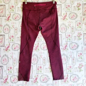 Lululemon Women's Burgundy Patterned Athletic Leggings Size 8 Yoga Pants - Picture 1 of 7