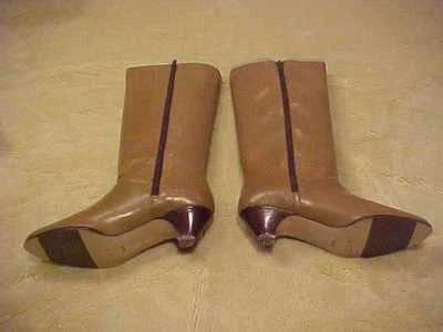 BOTAS ALTAS VINTAGE DE CUERO TOPO ETIENNE AIGNER PARA DAMA TALLA 8 1/2 M  Foto 1 de 4