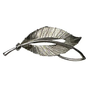 Vintage Jonette Silver Tone Leaf Shaped Brooch 2.5” - Picture 1 of 3
