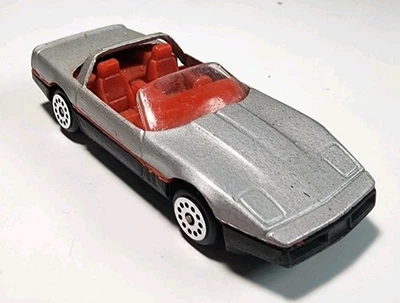 Vintage Zee Toys Zylmex D76 Prata '84 Chevy Corvette 1/64 Diecast/Plástico - Imagem 1 de 4