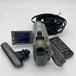 Sony Handycam DCR-HC40 NTSC Mini DV Camcorder Fernbedienung Mikrofon Akku ohne Tasche - Bild 1 von 17