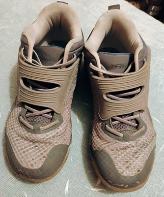 Niño pequeño talla 2 YOUTH gris camuflaje zapatillas bajas, y 1 marca, poco uso Foto 1 de 4