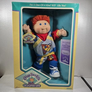 Muñeca Cabbage Patch Kids Designer Line Edition - Imagen 1 de 9