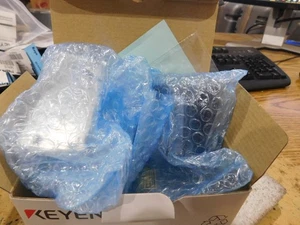 Keyence Model:I  IL-300  Laser Sensor.  New Old Stock - Picture 1 of 2