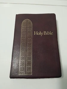 Holy Bible King James Version Giant Print Red Letter Concordance Regency 885CBG - Picture 1 of 4