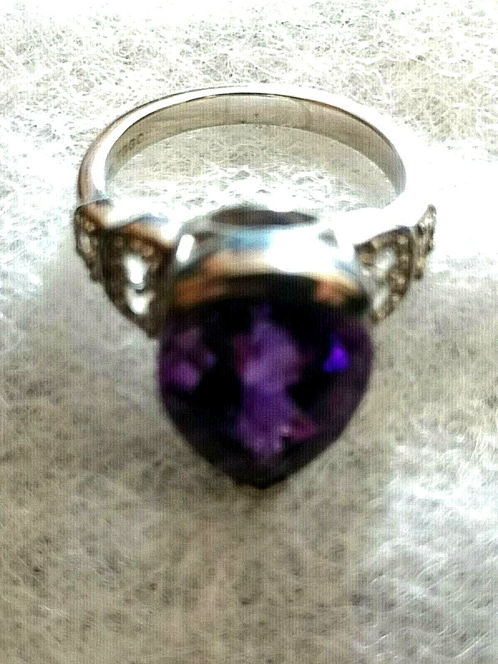 Anello da donna in argento 925 con ametista  e zirconi degli anni 70 - Immagine 1 di 4