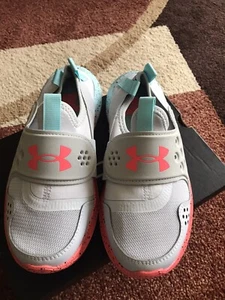 Zapatos para correr Under Armour para niñas Run Play Fade talla 12 Y nuevos en caja - Imagen 1 de 7