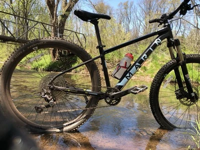 Bicicleta de Montaña Marin Rock Springs 2 Tamaño Pequeño 27.5 Ruedas Excelente Estado Foto 1 de 3