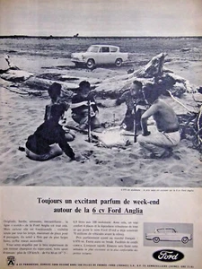 PUBLICITÉ DE PRESSE 1961 AUTOUR DE LA 6CV FORD ANGLIA UN PARFUM DE WEEK-END - Picture 1 of 1