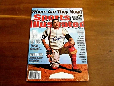 YOGI BERRA YANKEES HOF CATCHER SIGNED AUTO JULY 2011 SPORTS ILLUSTRATED MAG JSA - Image 1 of 4