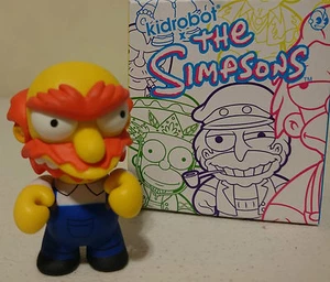 Kidobot Los Simpson Serie 2 Groundskeeper Willie 3" - Imagen 1 de 3