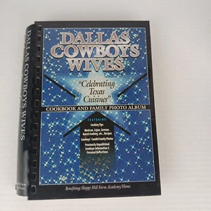 Dallas Cowboys Wives Celebrating Texas Cuisines Cookbook Cooking Recipes 1996 - Imagen 1 de 3