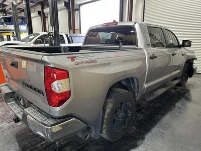 TOYOTA TUNDRA TRUCK CREW CAB 4 DR W/O SUNROOF W/ SATELLITE ANTENNA - Image 1 of 4