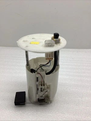 Bomba de combustible Toyota Sienna 2011-2014 2,7 L 4 cilindros OEM 77020-08060 Foto 1 de 4