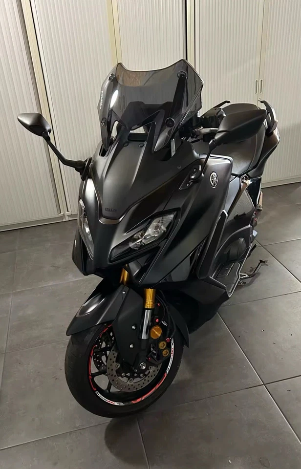 CUPOLINO PARABREZZA SPORTIVO FUME'  YAMAHA T-MAX TMAX 560 2022 2023 2024 + 2025 - Immagine 1 di 4