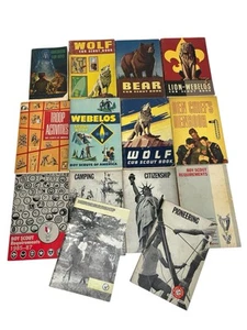 Boy Scouts Of America BSA De Colección Libros Insignia de Mérito Actividades Manual Denbook Lote - Imagen 1 de 9