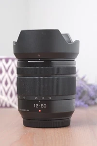 Panasonic Lumix G Vario 12-60 mm F3,5-5,6 Power O.I.S. Lente MFT con capucha - Imagen 1 de 6