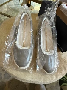 New in Box! Kenneth Cole Kassi Sneaker Flat!  Size 5.5 Grey Gray - Picture 1 of 5