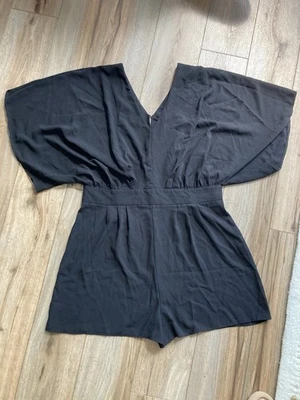 Elegante Pantalones Cortos Mono Talla 16 Cremallera Mameluco Verano Mangas Kimono Negro Nuevo con Etiquetas ASOS  Foto 1 de 4