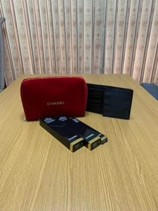 Les Pinceaux de Chanel Pouch Set of 3 Makeup Brushes Christmas Limited Edition - Picture 1 of 14