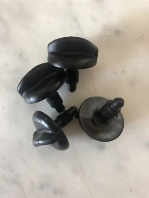 Juego de cuatro (4), cinco (5) o seis (6) tuercas/perillas de bloqueo de huesos SARIS Foto 1 de 3