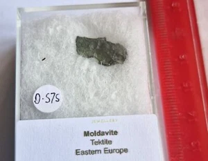 SUPER PIECE OF MOLDAVITE TEKTITE - 0.575 Grams- Genuine Material - Picture 1 of 5