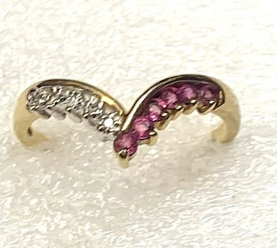 10Kt Solid Yellow Gold Diamond & Ruby Wave Ring - 1.9 grams - Size 7 - Sizeable - Image 1 of 4