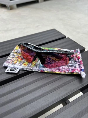 USED OAKLEY SPORTS SUNGLASSES BLACK/PINK  M-D1DC - Image 1 of 4