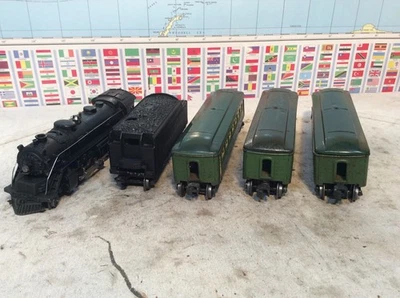 Lionel 1402W  Steam Engine 1666   3 Passenger Cars O Gauge / 027 - Image 1 of 4