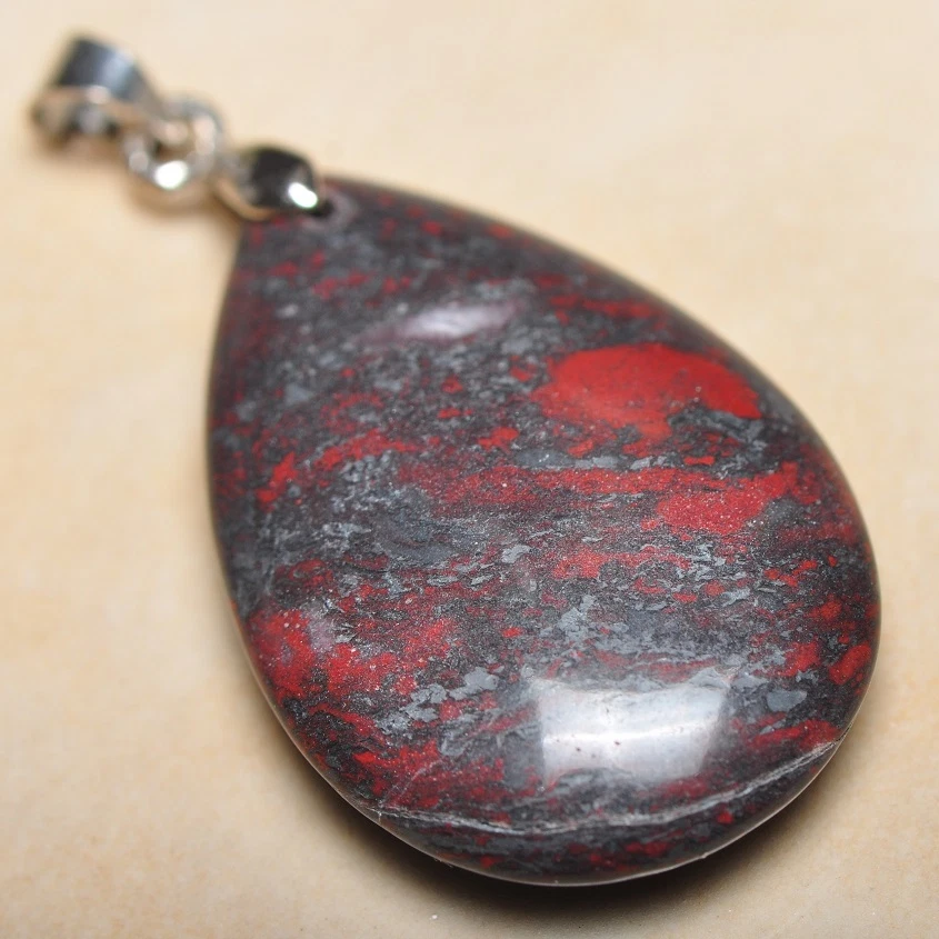 Colgante Extremadamente Rojo Piedra de Sangre Natural Jaspe 925 18K WG Cierre 1.5" #P12644 Foto 1 de 1