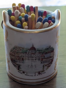 Vintage Italian porcelain with Gilding Miniature Bucket matchstick holder - Picture 1 of 5