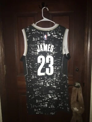 NUEVO CON ETIQUETAS* Camiseta deportiva de baloncesto Adidas para hombre talla grande LEBRON JAMES Cavaliers NBA ~COSIDA Foto 1 de 4