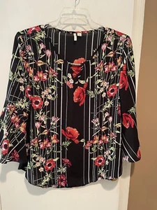 Cato Black Red Floral Blouse Top Sz XL 16/18/20 Bell Ruffle Sleeve Silver Adorn - Picture 1 of 7