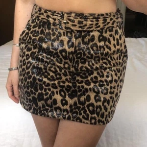 Nasty Gal Shiny Leopard Skirt Never Worn - Picture 1 of 3