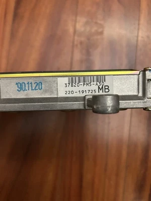 Honda Civic Ecu 1990 5 velocidades manual 1,5l. Também serve para 91. PM5-A30 - Imagem 1 de 4