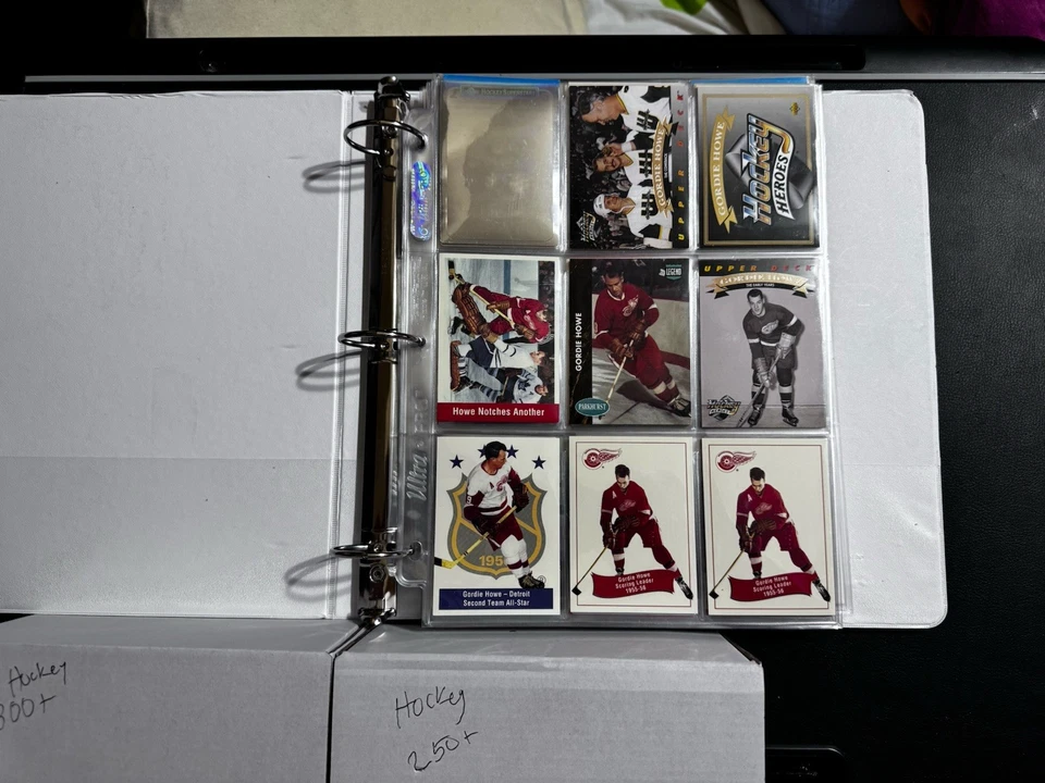 Lote de 685 + Tarjetas de Hockey - Carpeta Llena de Estrellas/Insertos/Novatos - Ver Fotos Foto 1 de 4