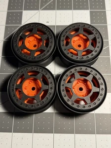 AXIAL CAPRA Baja Orange 1.9 Bead Lock Wheels - Picture 1 of 2
