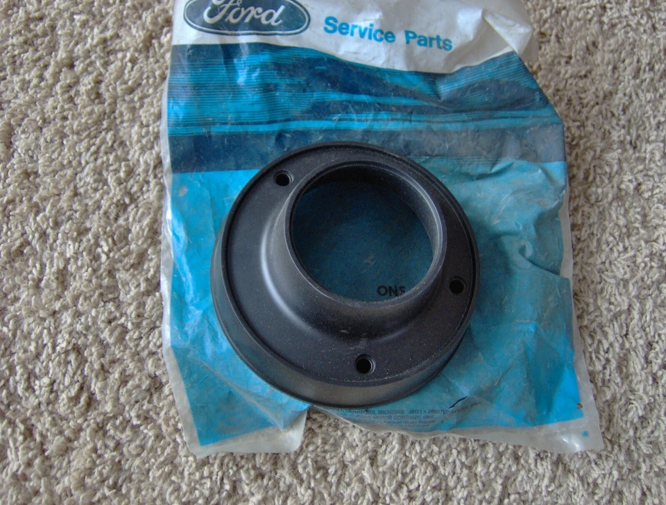 1983 1984 1985 1986 1987 1988 1989 Ford Ranger Bronco II 4X4 NOS center cap - Image 1 of 1