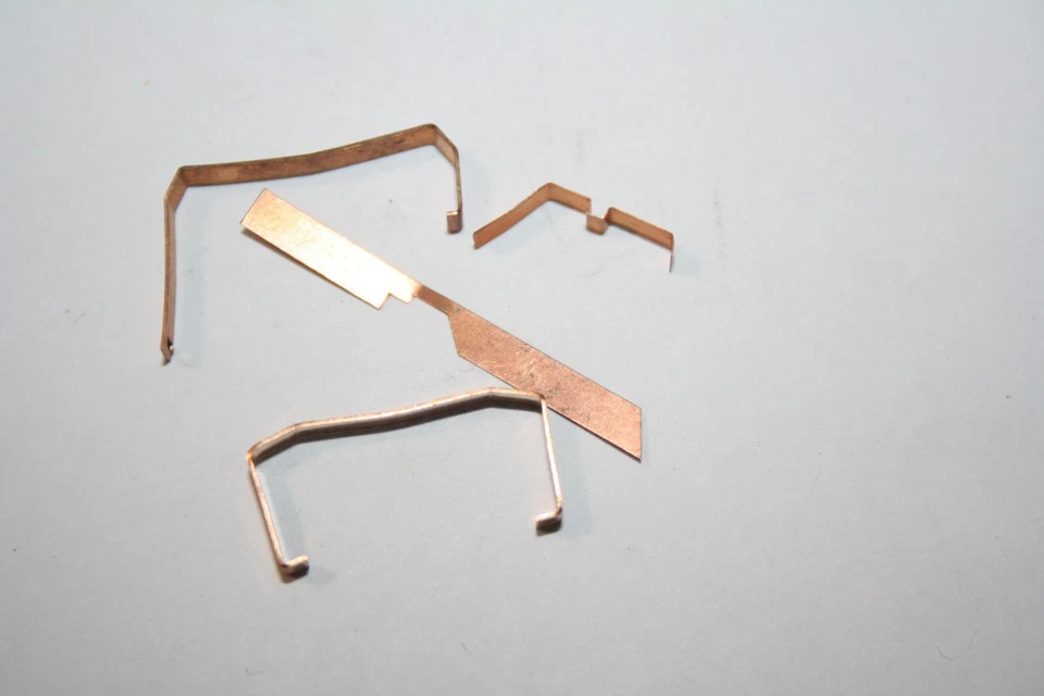 1 комплект зажимов для верхней шестерни FALLER — новые из старых запасов 4 отдельных элемента - Изображение 1 из 1